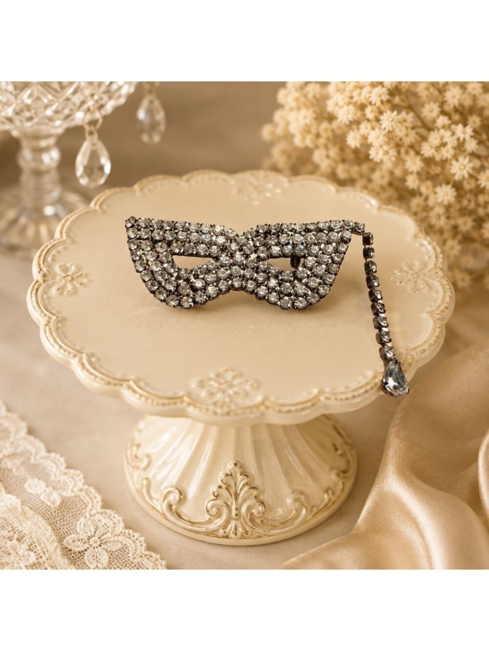 Vintage Rhinestone Masquerade Mask Brooch Crystal Teardrop Dangle Pin Jewelry